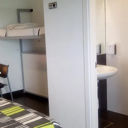 Albergue/auberge Ulia Youth * Сан-Себастьян
